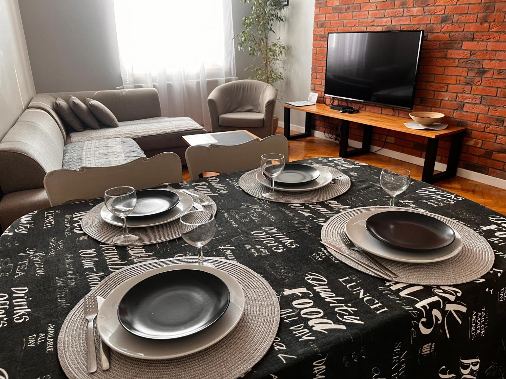 Zamkowy Apartament ลูบลิน ภายนอก รูปภาพ